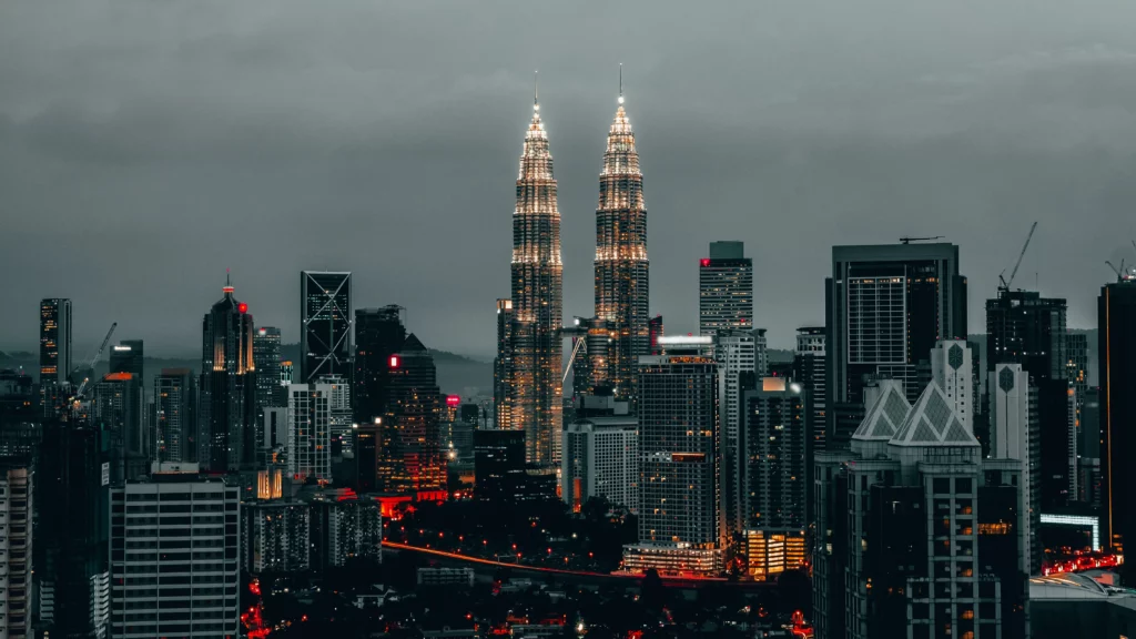 Pay contractors in Malaysia