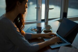 Read more about the article How to Write a Resignation Acceptance Letter: Templates & Tips