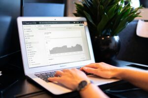 Read more about the article Hire SEO Expert in India: The Ultimate 2025 Guide