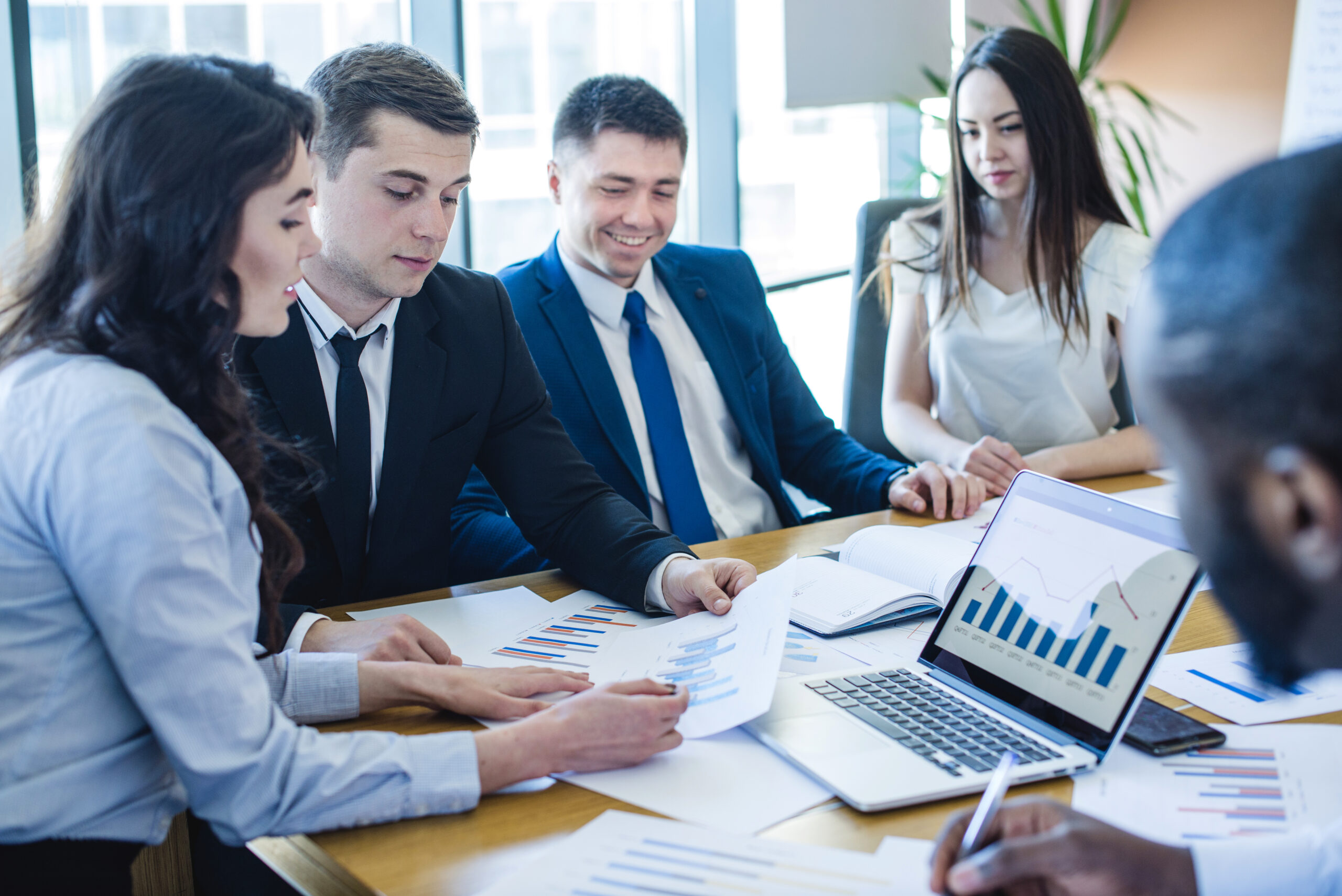 You are currently viewing How to Hire Financial Analysts in India in 2025: Step-by-Step Guide