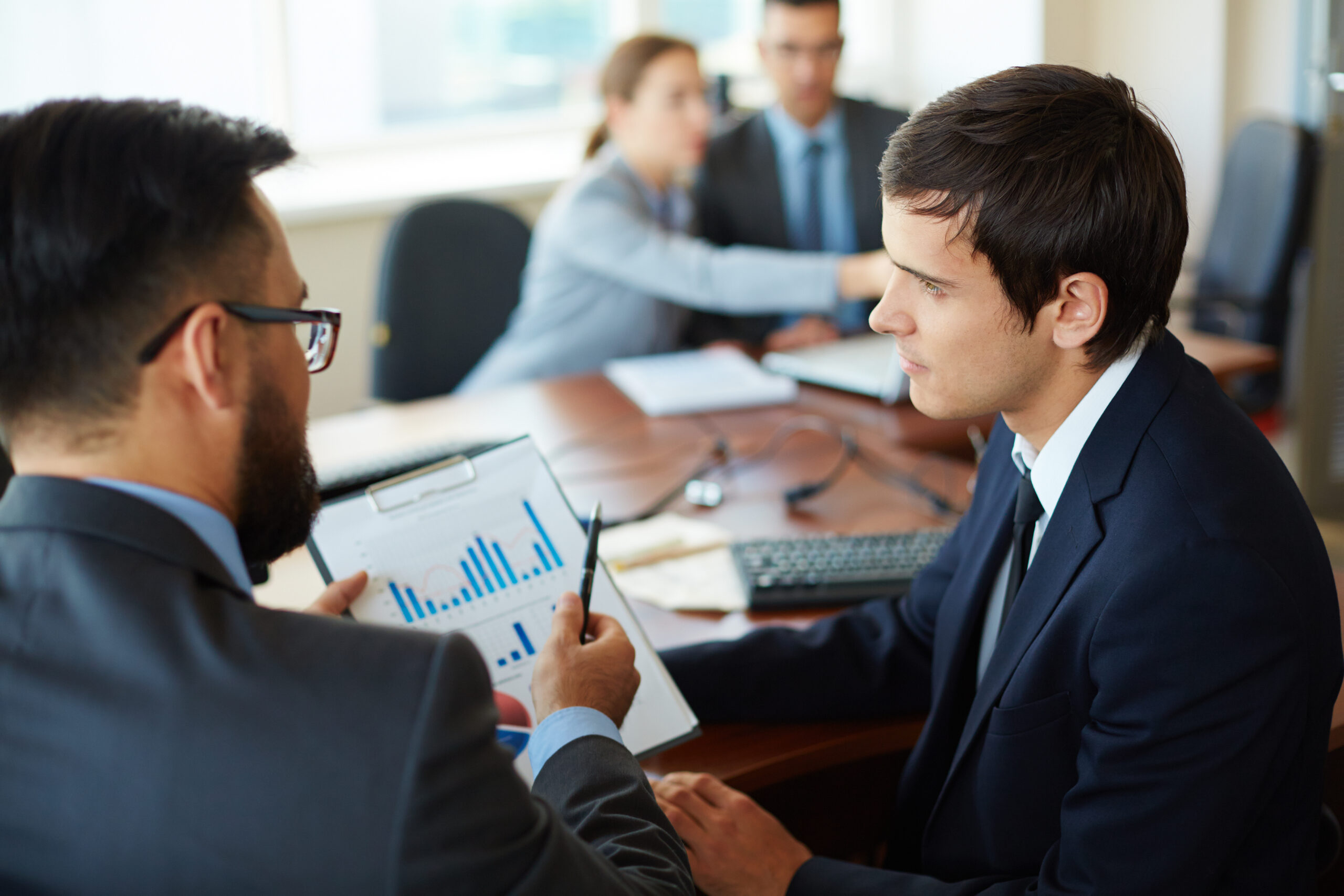 You are currently viewing How to Hire a Remote Team in UAE in 2025