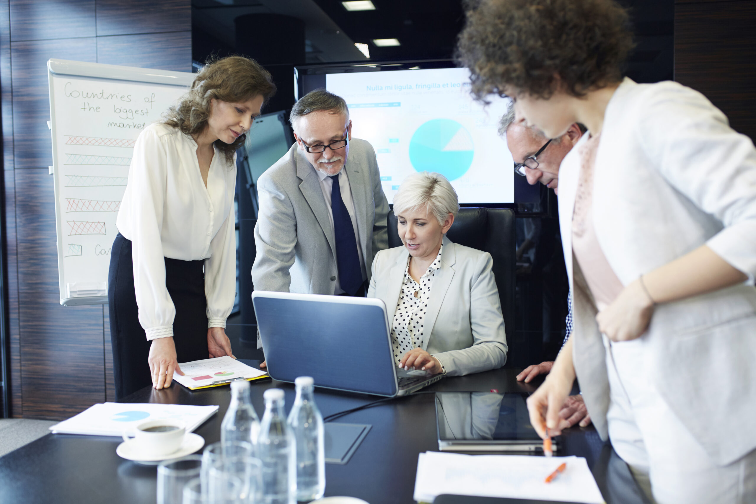 You are currently viewing How to Hire a Remote Team in France in 2025